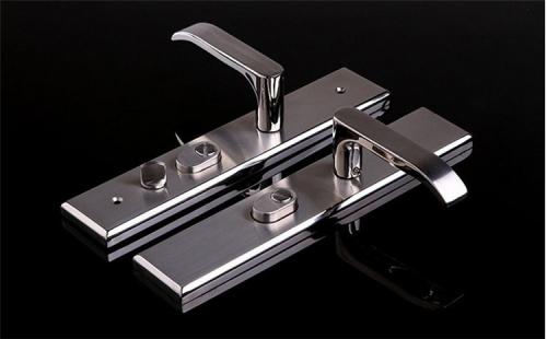 门锁关不上，很难锁上的原因找到了